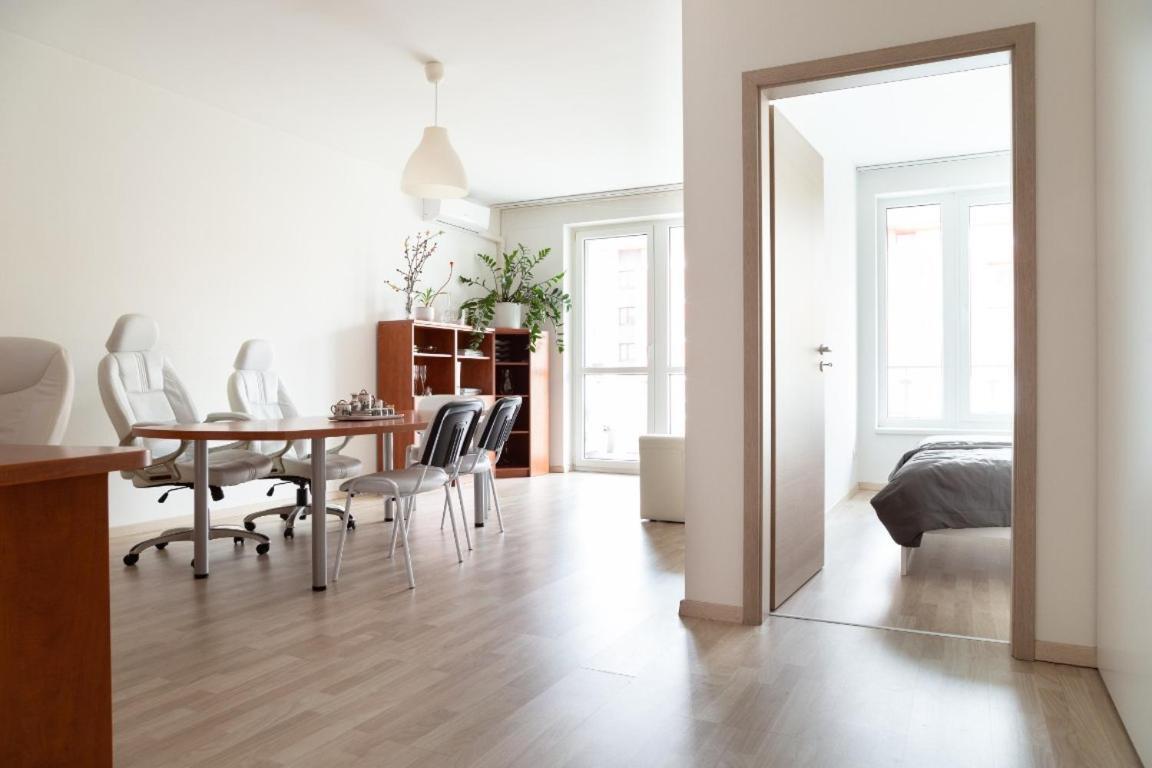 Great Tourist And Business Apartment Near Center Bratislava Exterior photo