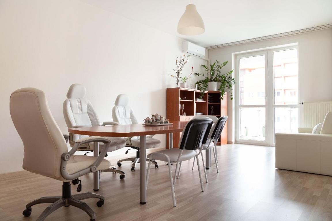 Great Tourist And Business Apartment Near Center Bratislava Exterior photo