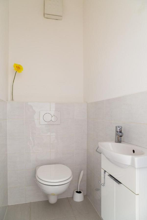 Great Tourist And Business Apartment Near Center Bratislava Exterior photo