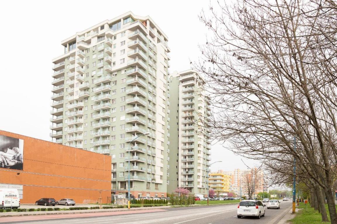 Great Tourist And Business Apartment Near Center Bratislava Exterior photo